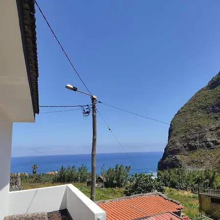 Lovely Place In With Wonderful Seaview Appartamento São Vicente